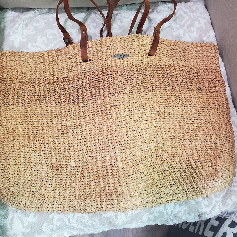 Espirt Woven Straw Tote Bag with Brown Handles